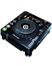 Pionner CDJ-2000 2X & 1x DJM 800 Digital Mixer With Free DJ Headphone 